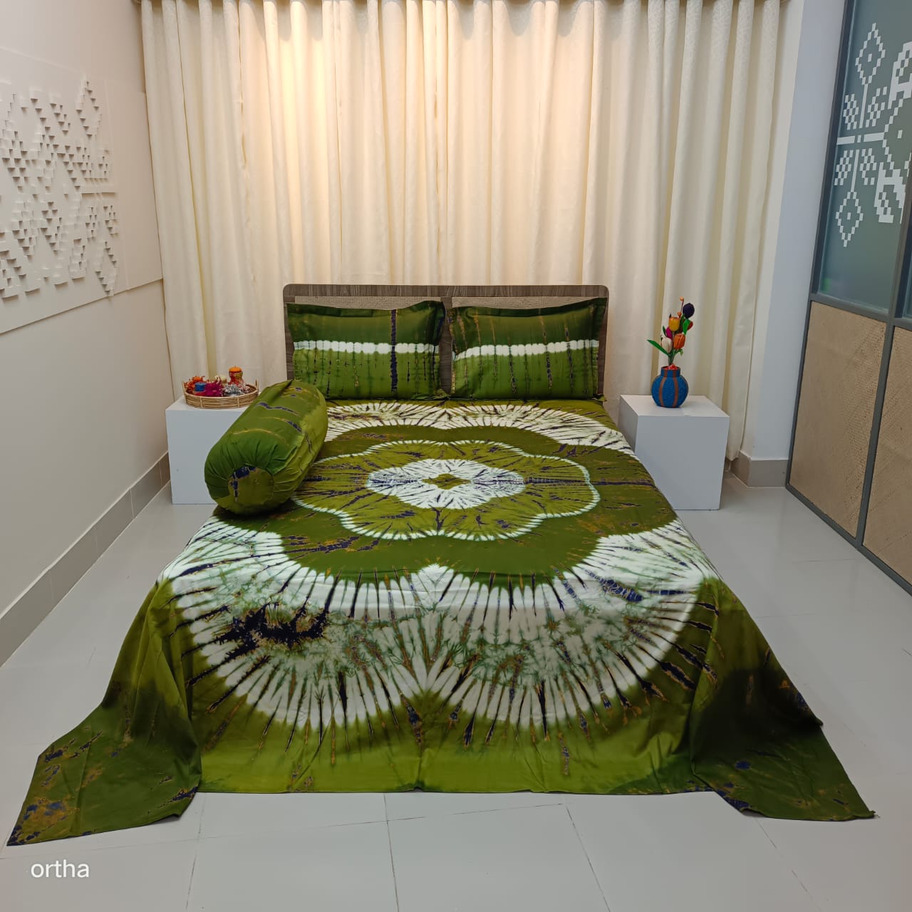 Tie-dye Plain Satin Cotton Ortha Bedsheet - Circle Shape