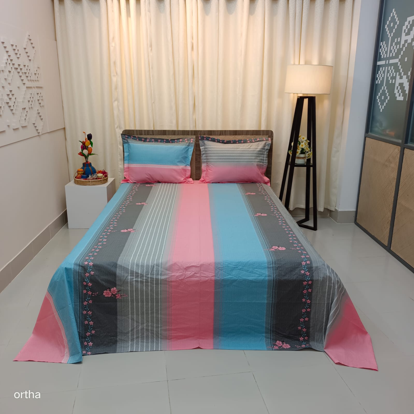 ORTHA EXCLUSIVE COTTON KING SIZE BEDSHEET – 3 PECS SET – Side Pink Flora