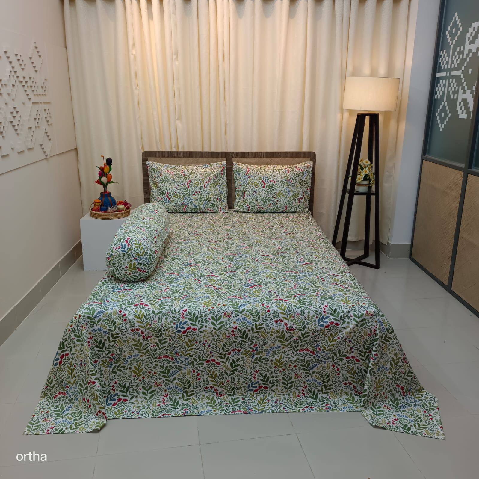 Ortha Sasrayi Luxury Bedsheet with Side Pillow Cover