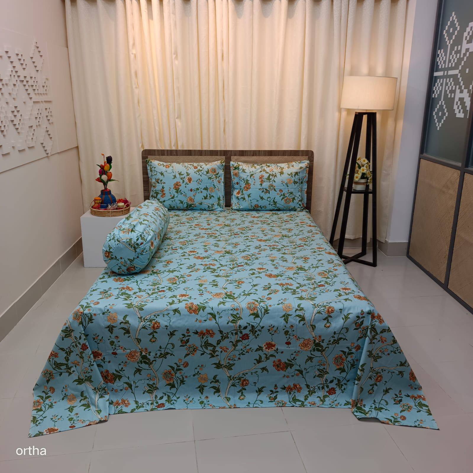 Ortha Sasrayi Luxury Bedsheet with Side Pillow Cover