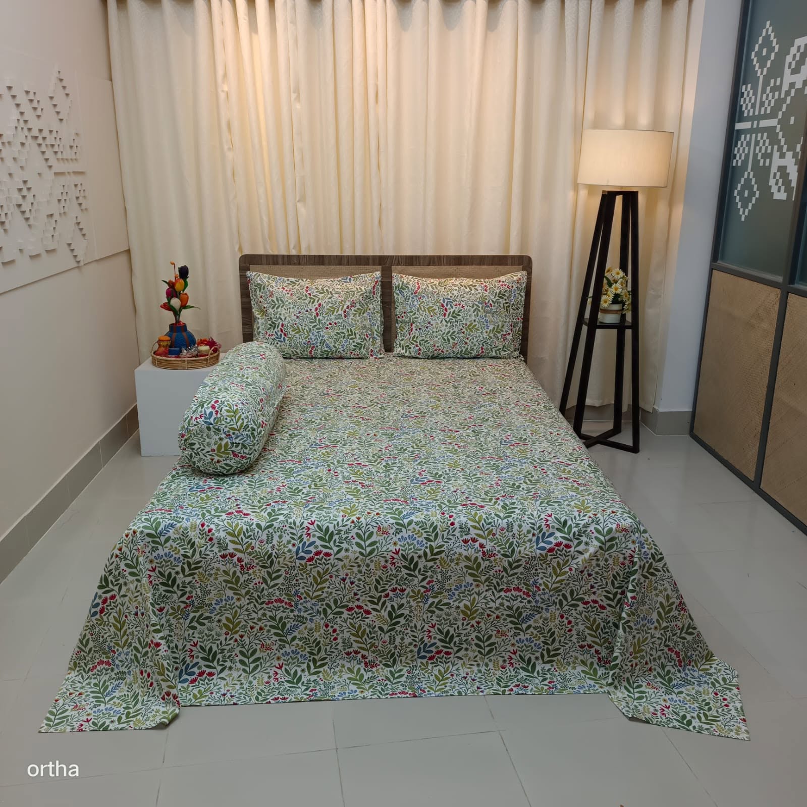 Ortha Sasrayi Luxury Bedsheet with Side Pillow Cover