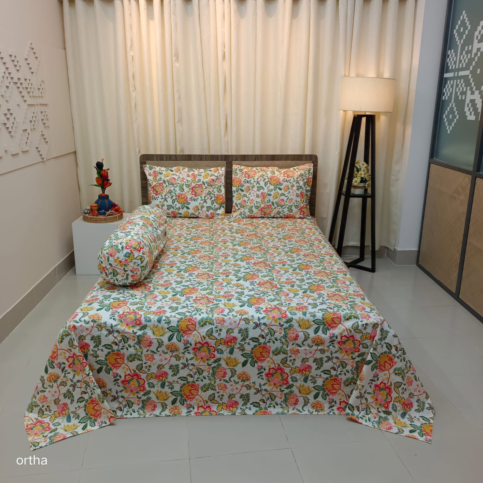 Ortha Sasrayi Luxury Bedsheet with Side Pillow Cover