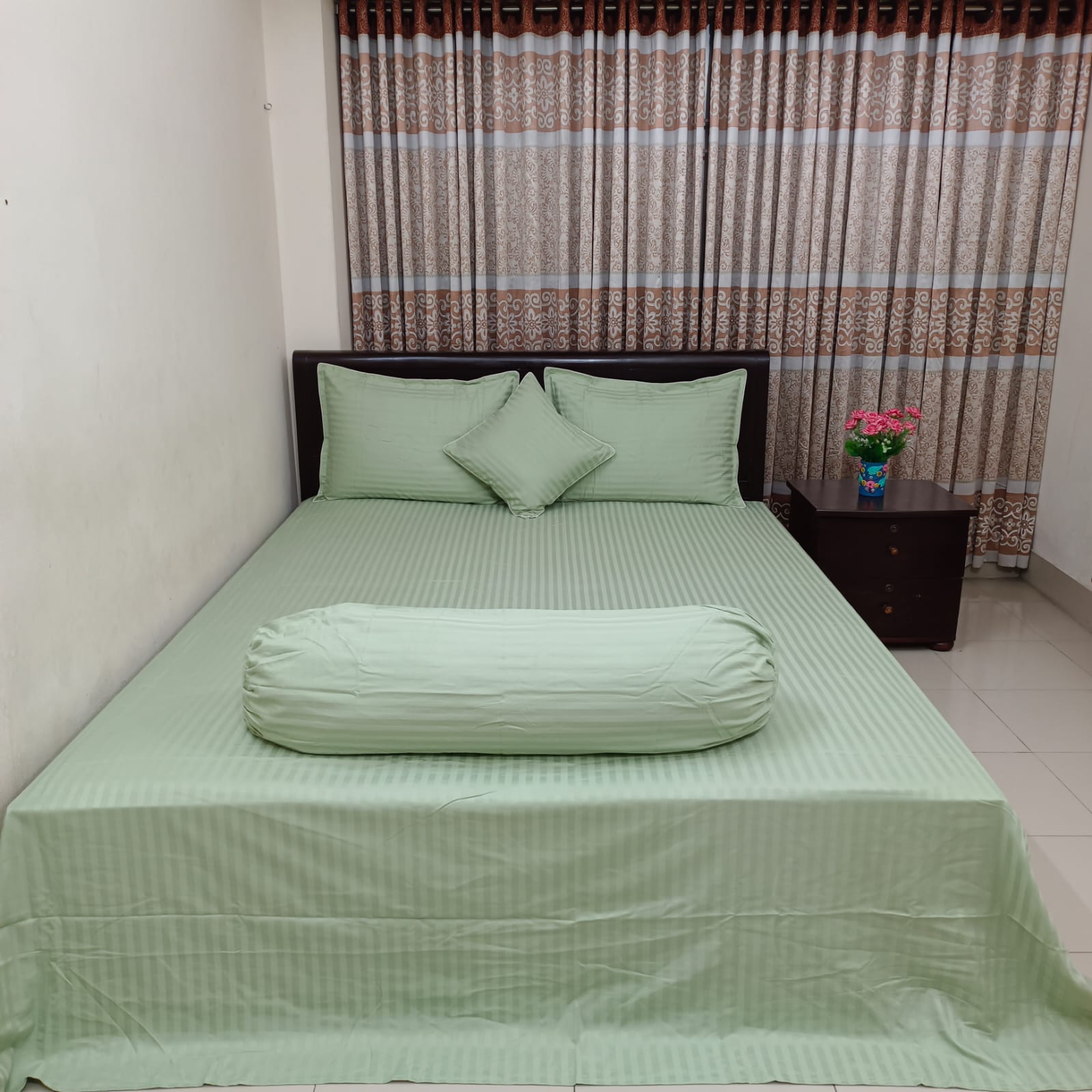 Super King Size Five Star Hotel Quality Ortha Reverse Satin Bedsheet (Sea Green Strip)