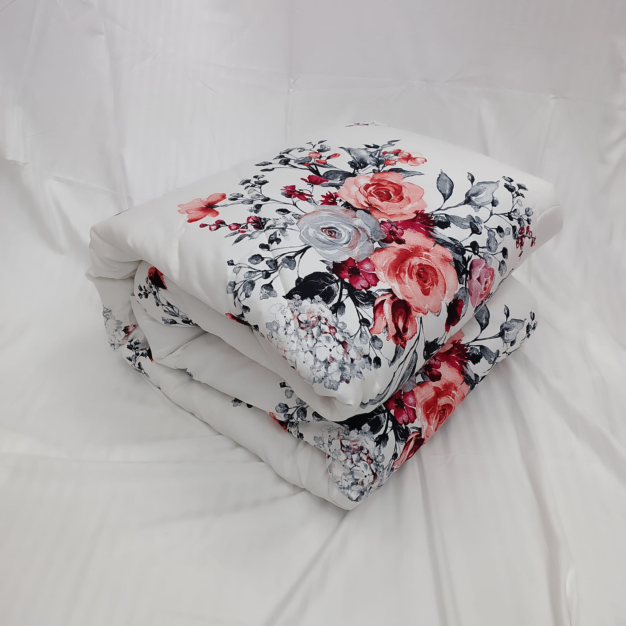 Finest Quality Super King Size Ortha Luxury Comforter (85 X 95 Inch) – Feather Touch Padding – P-White