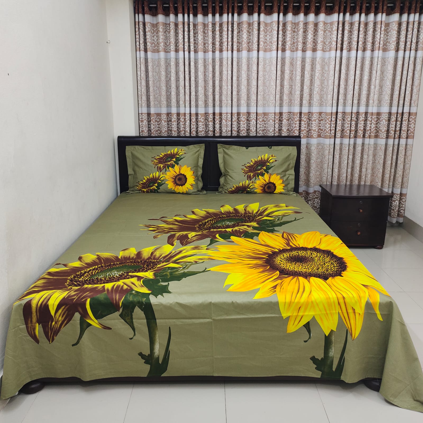 HD Printed Premium Panel Ortha Luxury Bedsheet – 3 Pecs (Sunflower)