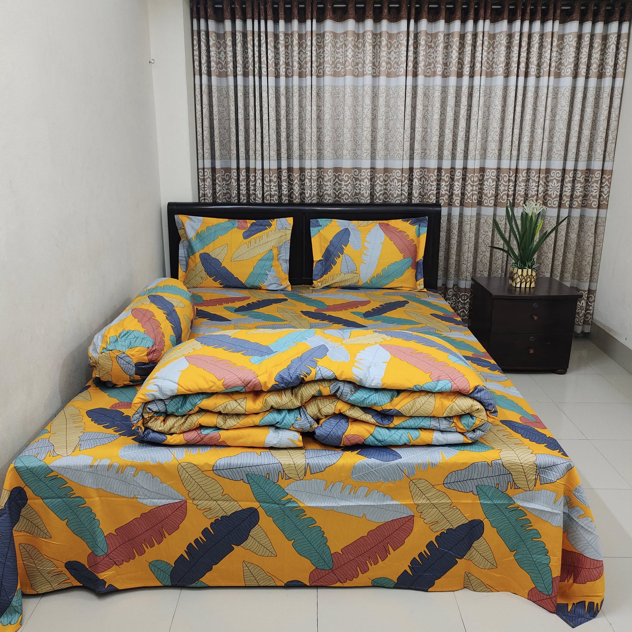 Finest Quality Super King Size Ortha Luxury Comforter (85 X 95 Inch) - Feather Touch Padding - Kalapata Yellow - Image 2