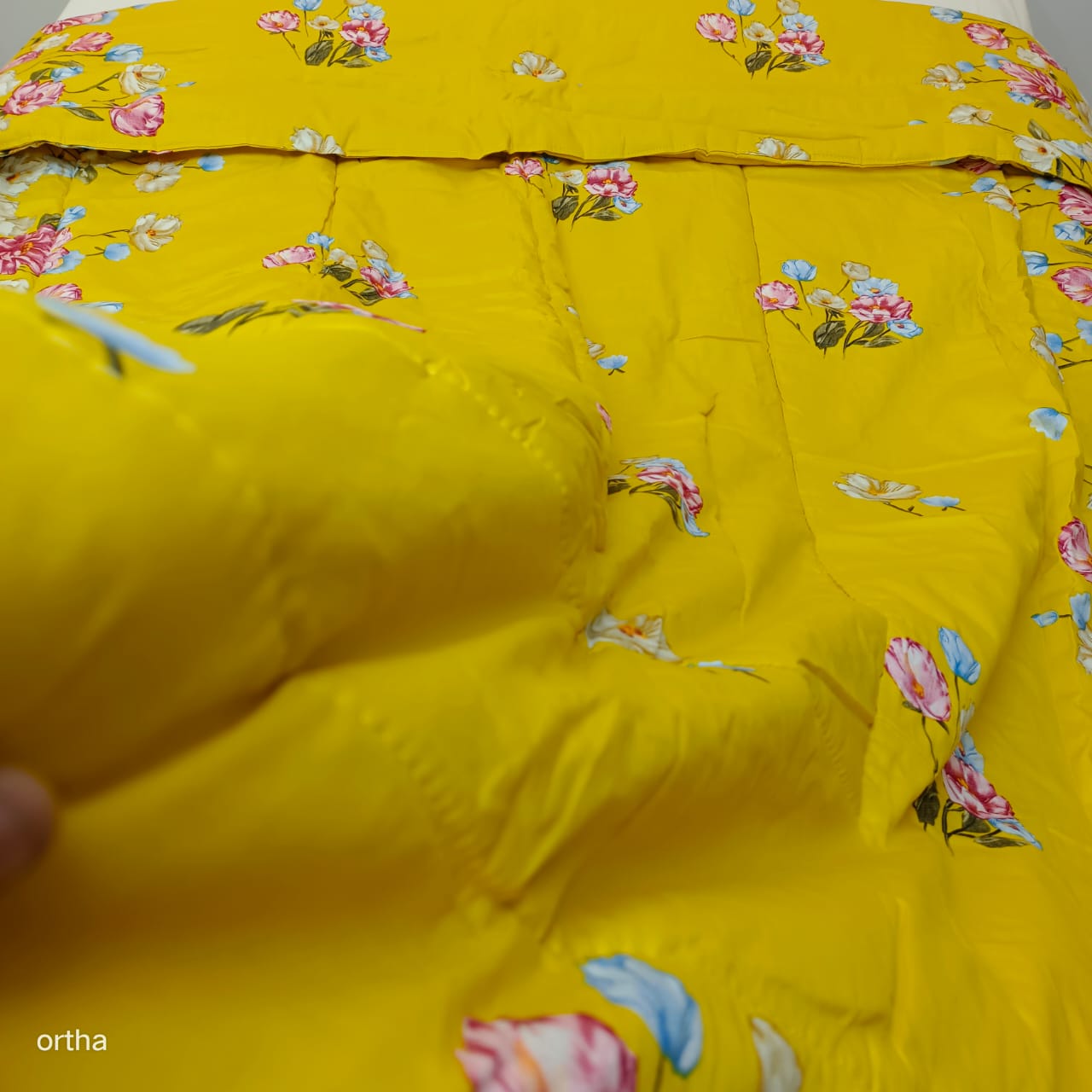 Finest Quality King Size Ortha Luxury Comforter (7 X 7.5 Feet) - Feather Touch Padding – T Yellow - Image 2