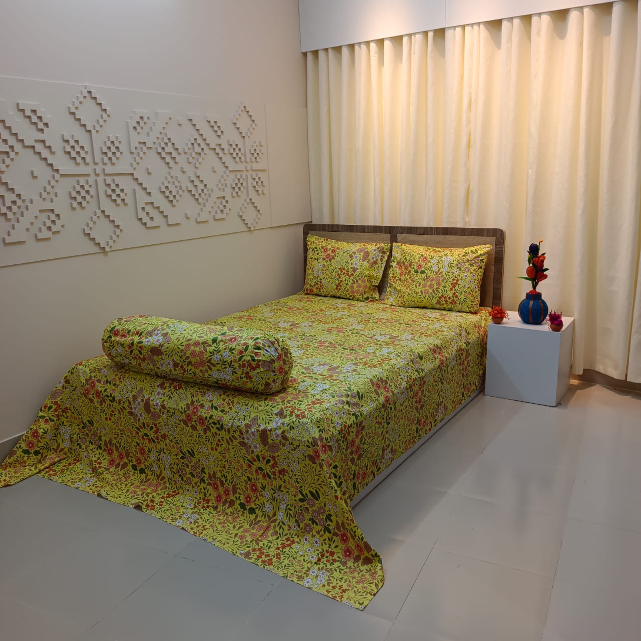 ORTHA EXPORT QUALITY SATIN COTTON KING SIZE DOUBLE BEDSHEET – 3 PECS SET – MUSTERED FLORA - Image 4