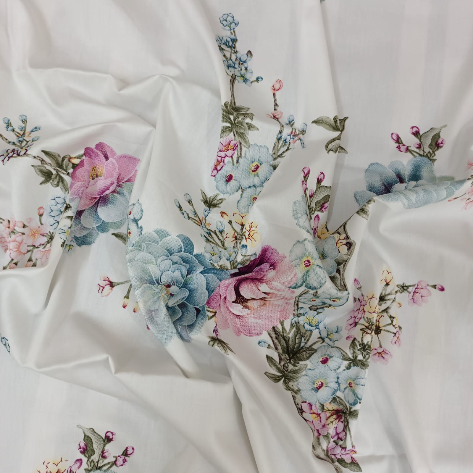 30/30 Count Luxury Exclusive Ortha Bedsheet – King Size – 3 Pecs Set – Mirror Flora - Image 4