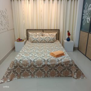 8 Pecs Family Combo Set – Bedsheet – Pillow – Golden Kolka & Cream