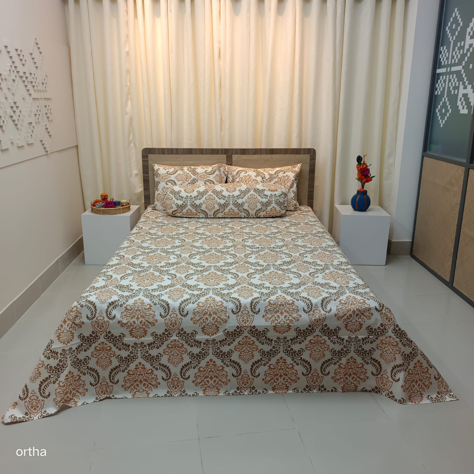8 Pecs Family Combo Set – Bedsheet – Pillow – Golden Kolka & Cream - Image 3