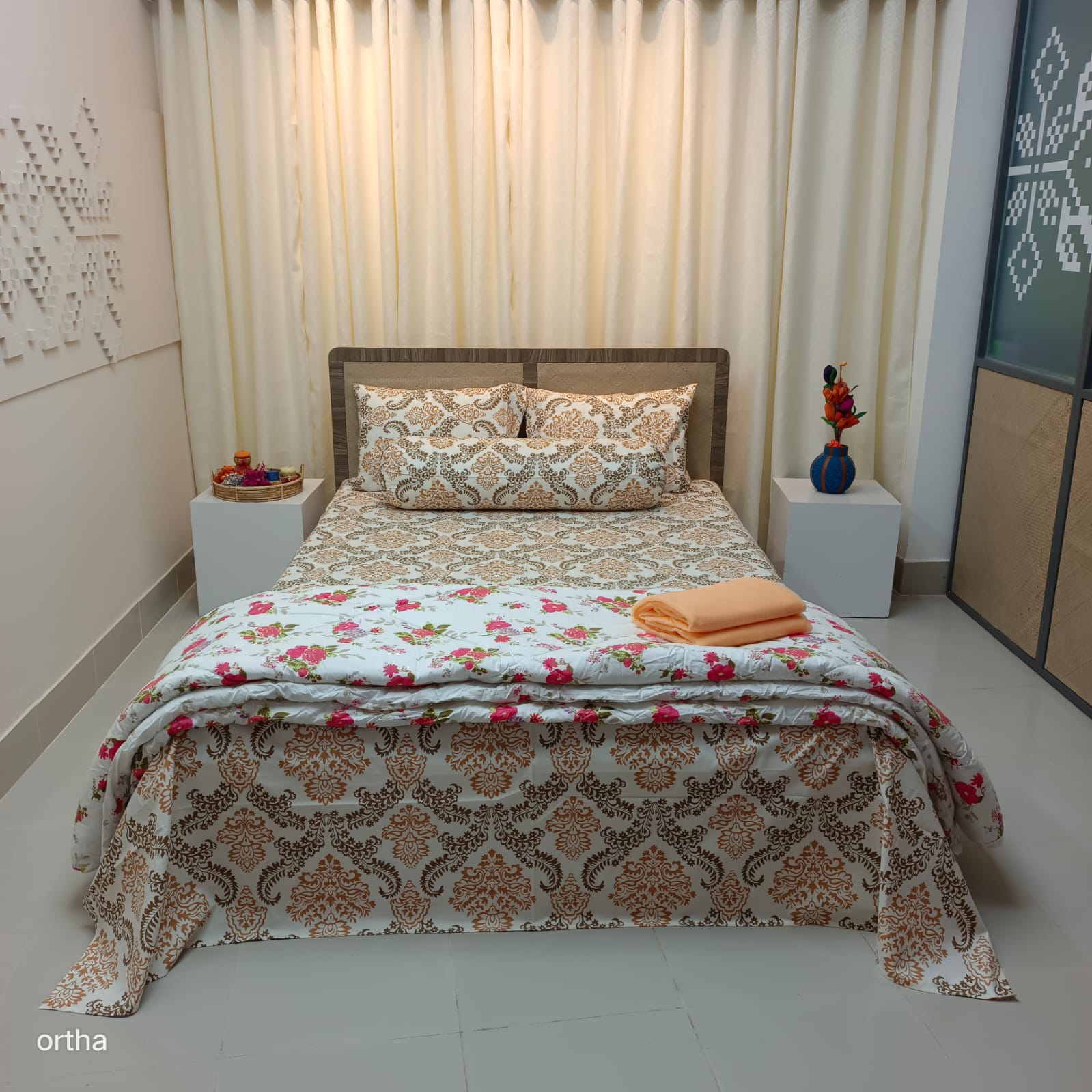 9 Pecs Family Combo Set – Bedsheet – Pillow – Comforter – Golden Kolka & Love Rose